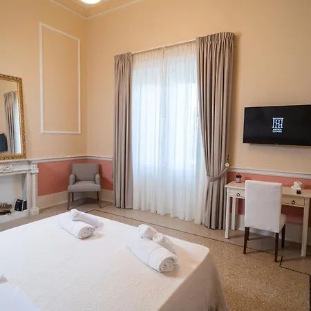 Antica Loggia 3* 비보발렌티아