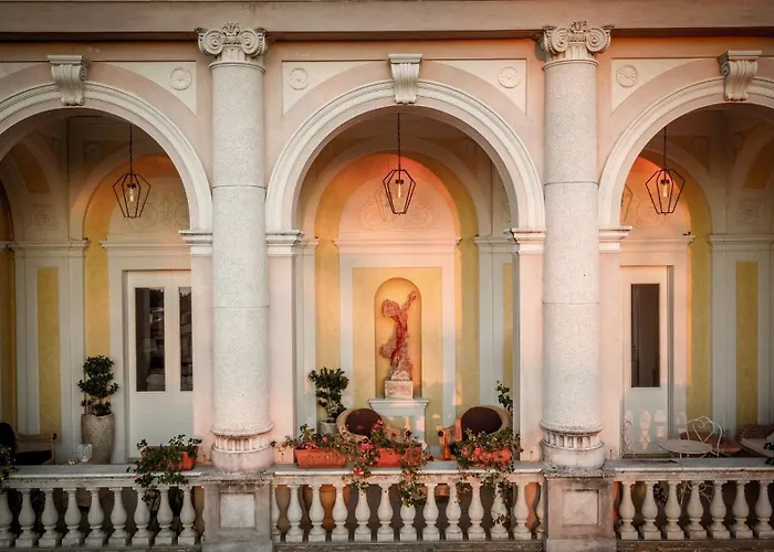 住宿加早餐酒店 Antica Loggia 维博瓦伦蒂亚