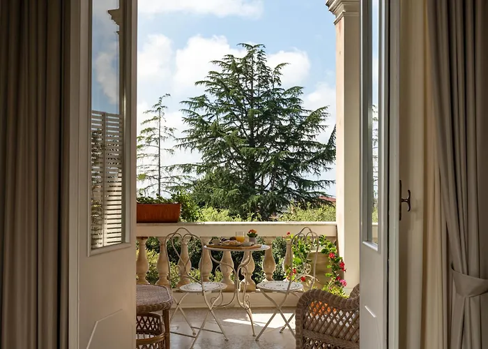 Antica Loggia 3* 维博瓦伦蒂亚